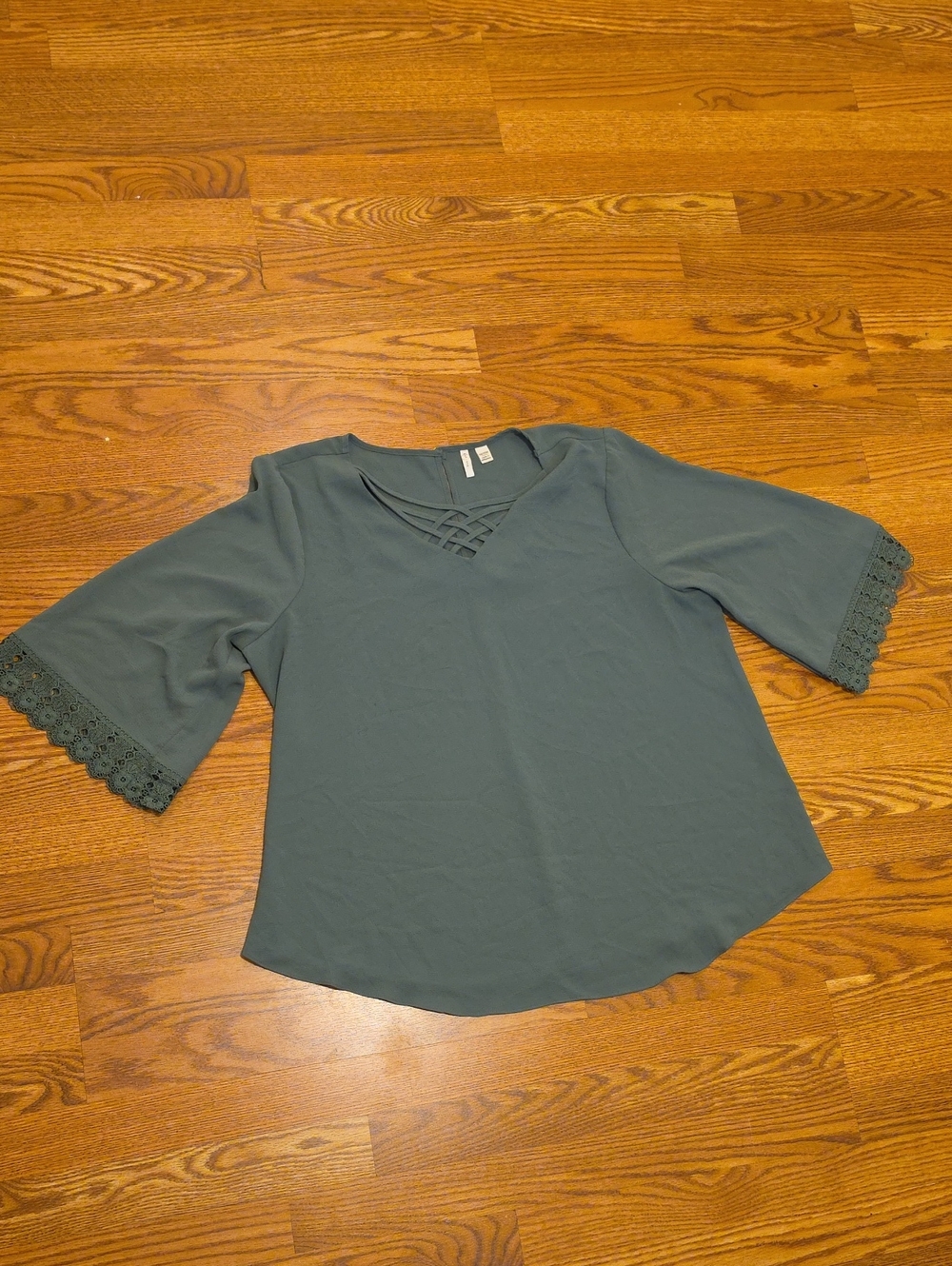 Crisscross V-Neck Lace-Sleeve Blouse - Teal Green